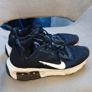 Nike Black and White Women's Sneakers